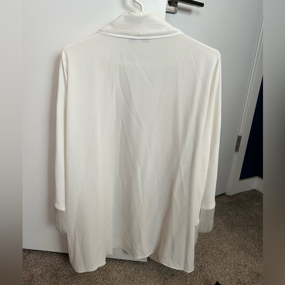 Trina Turk kimono with fringe sleeves - Picture 2 of 3